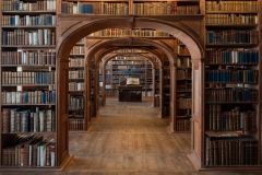 FB-F_2501_230902-Bibliothek-Stoeckli_Manuel-BE-Silber